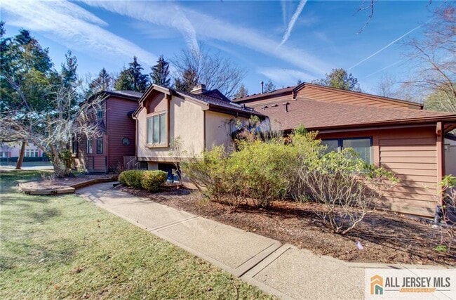 Building Photo - 388 Sayre Dr