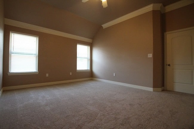 Building Photo - 1658 W Grande Blvd