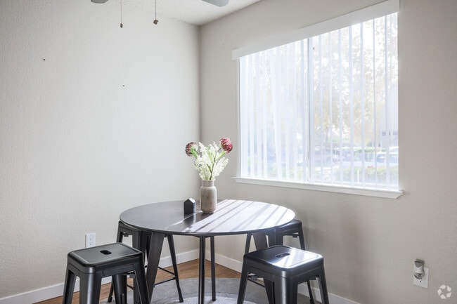 2BR,1BA-Griffith - The Parc Apartments