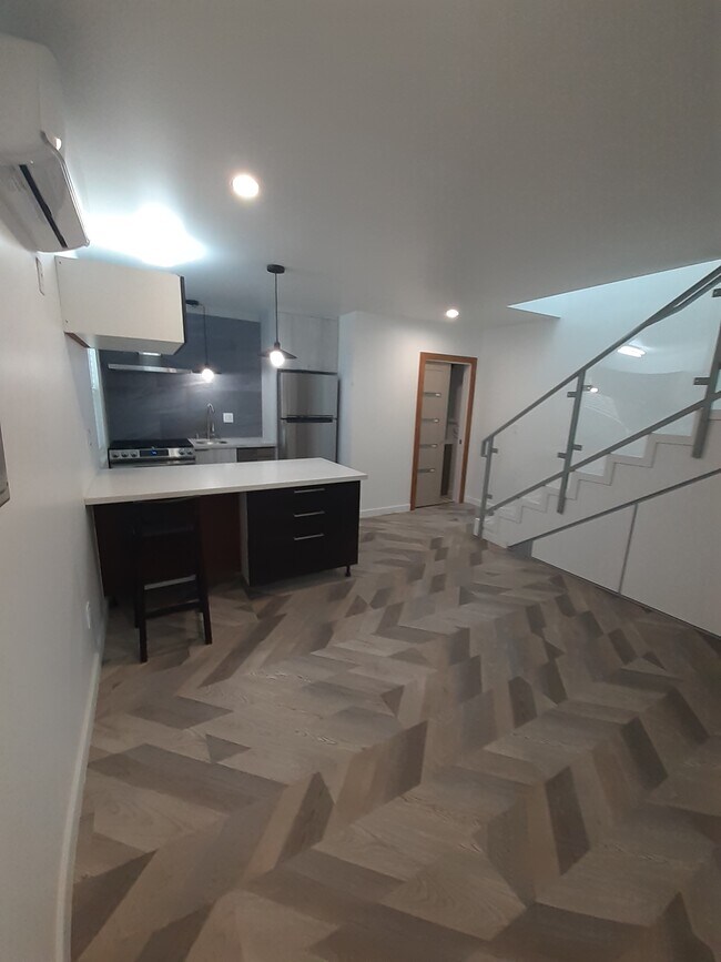 Foto del edificio - 5007 W 12th St