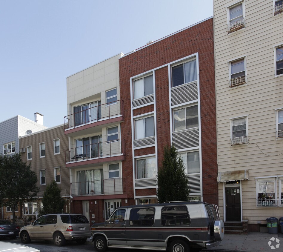 Building Photo - 368 Manhattan Ave