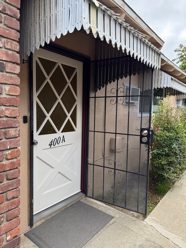Foto del edificio - 400 W Glendon Way