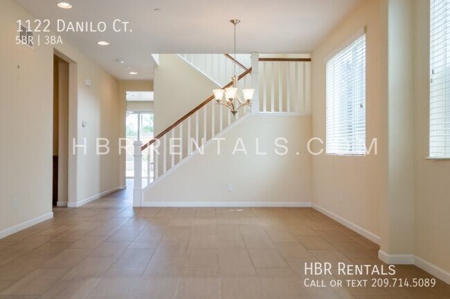 Building Photo - 1122 Danilo Ct