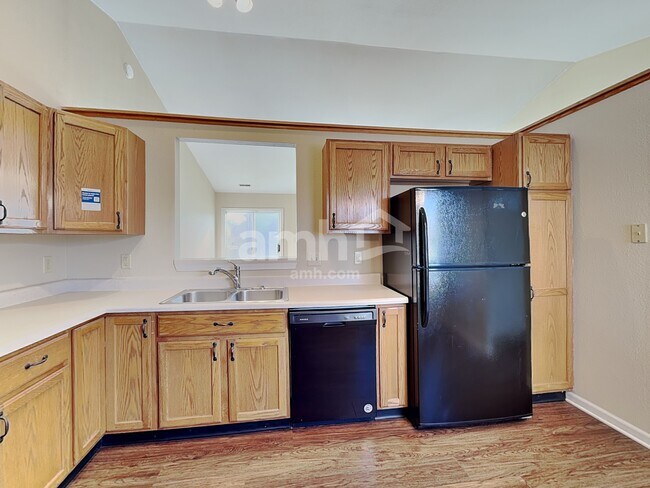 Foto del edificio - 6501 Rushing River