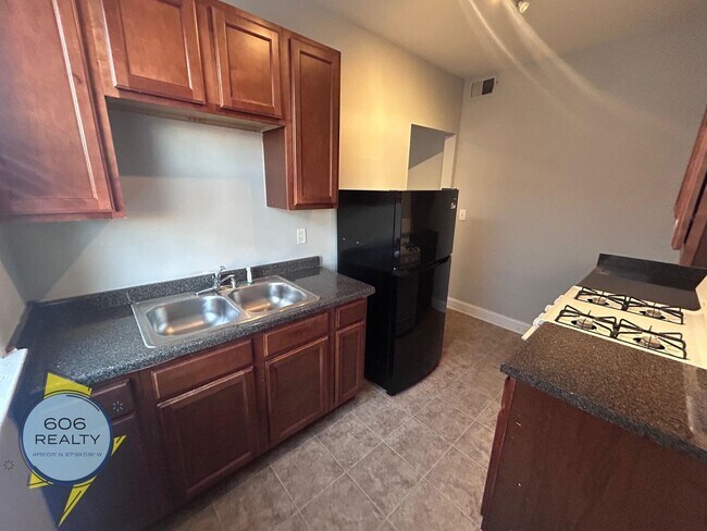 Foto del edificio - 2006 W Jarvis Ave