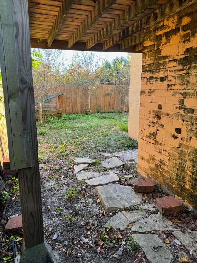 Building Photo - Single-Family House for Rent