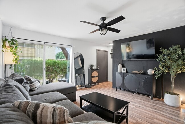 Foto del edificio - 4630 N 68th St