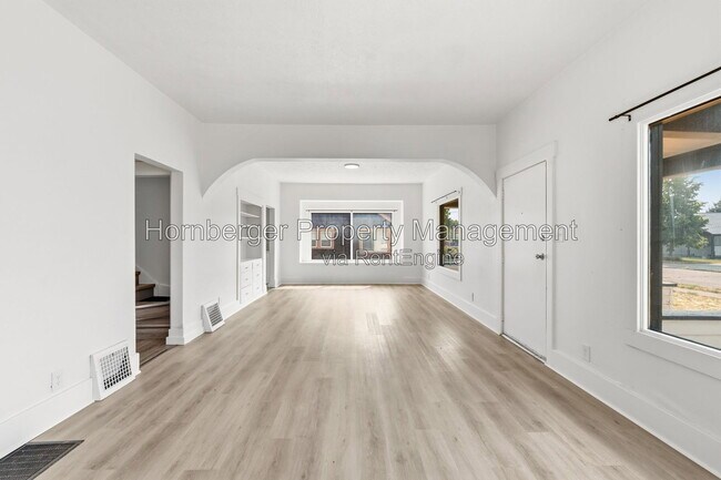 Foto del edificio - 2719 E Columbia Ave