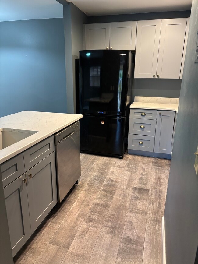 Building Photo - 120 Hibiscus Woods Ct