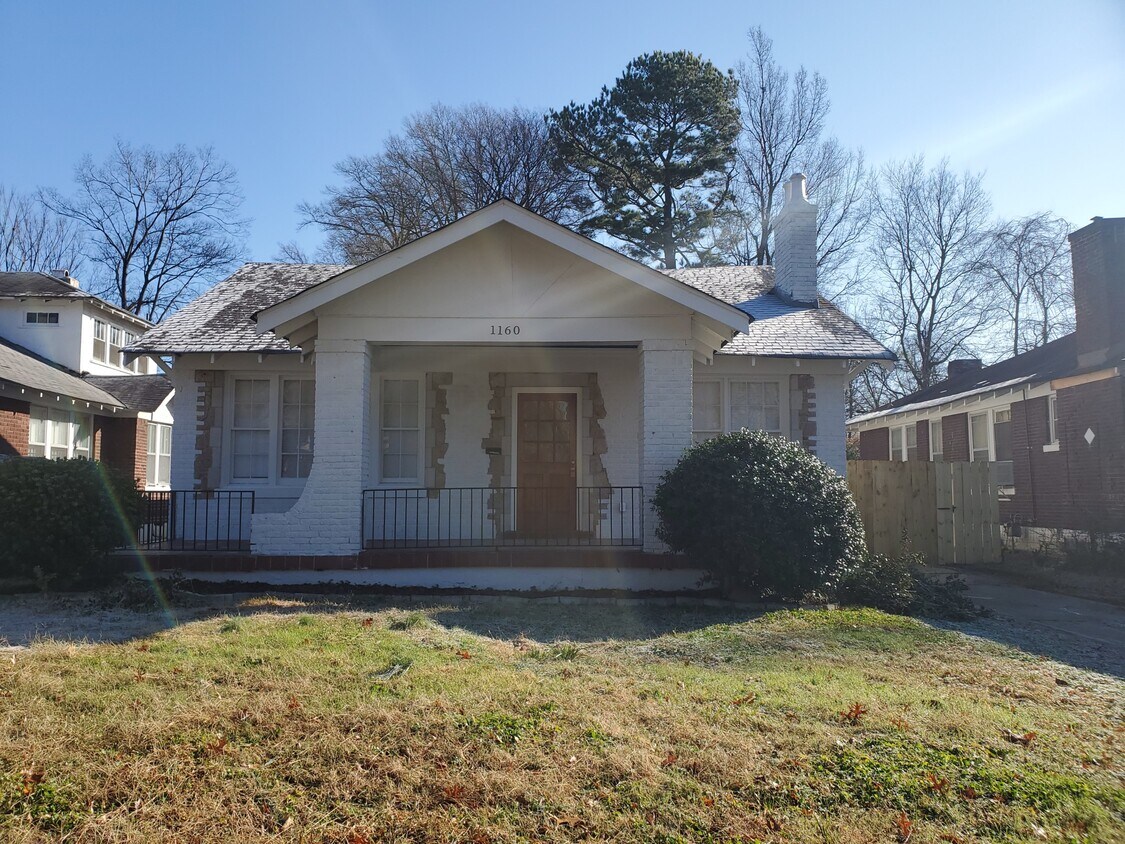 Primary Photo - 1160 Tanglewood St