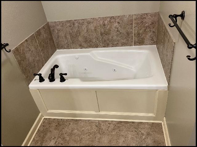 Foto del edificio - 3012 Miracle Hts Cv