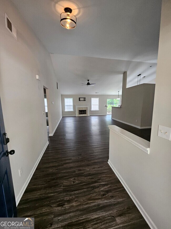 Foto del edificio - 844 Langley View Ct