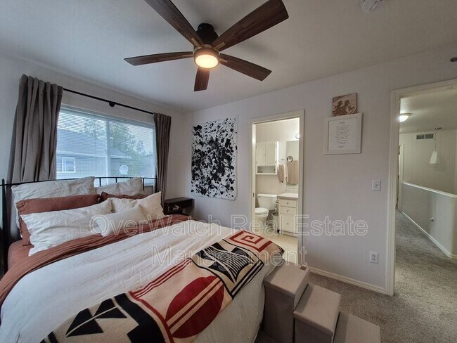 Foto del edificio - 3926 Lakehurst Cir