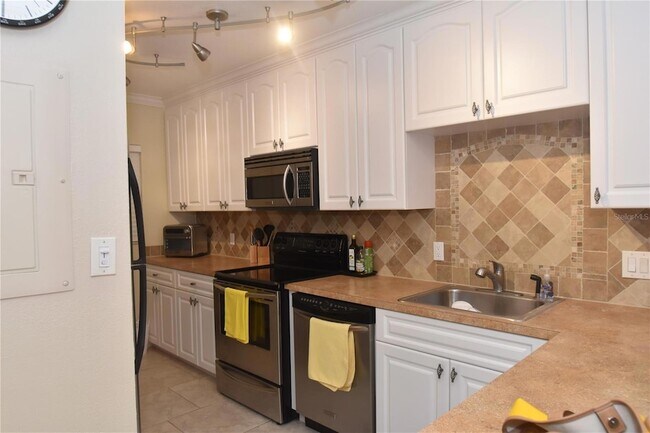 Foto del edificio - 3700 S Osprey Ave