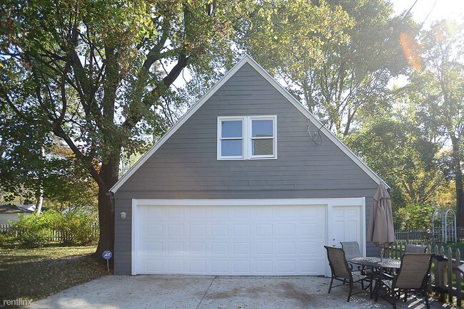 Building Photo - 164 Frances Dr