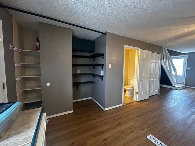 Foto del edificio - 16901 E Chenango Ave