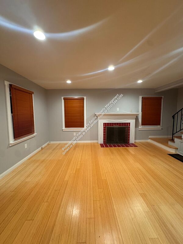 Foto del edificio - 7850 Crest Ave