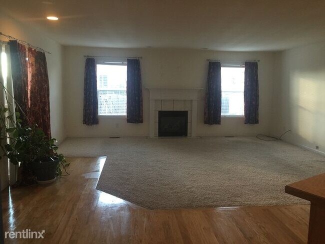 Building Photo - 4 br, 2.5 bath House - 1787 Hollowbrook Dr