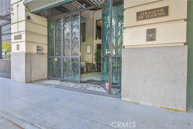 Foto del edificio - 108 W 2nd St