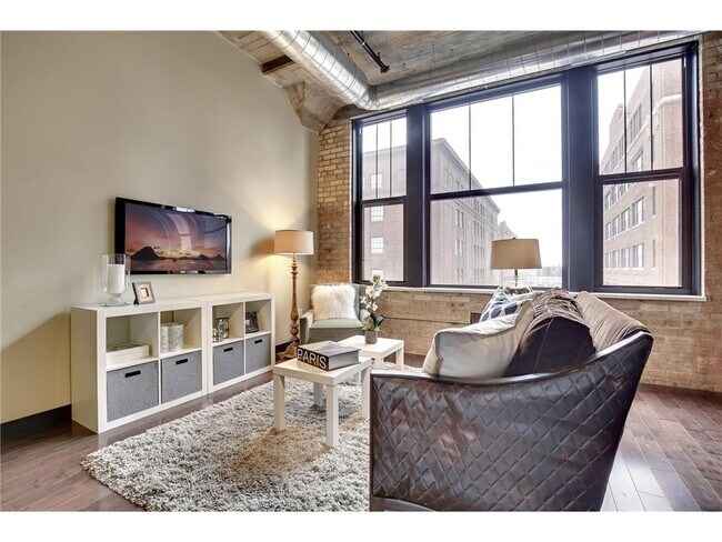 Building Photo - 618 N Washington Ave