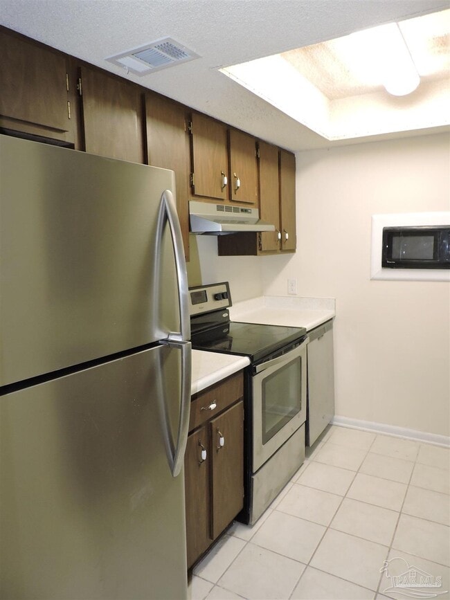 Building Photo - 728 N Fairfield Dr