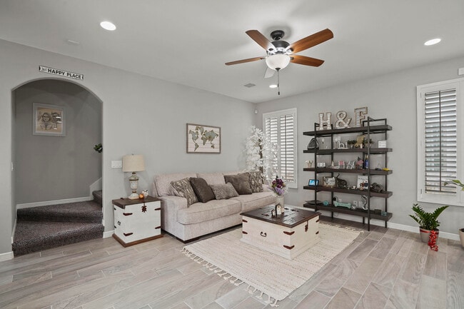 Building Photo - 4567 Marisabel Azcarate St