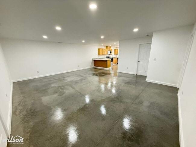 Building Photo - 2507-2509 S 47th Ave