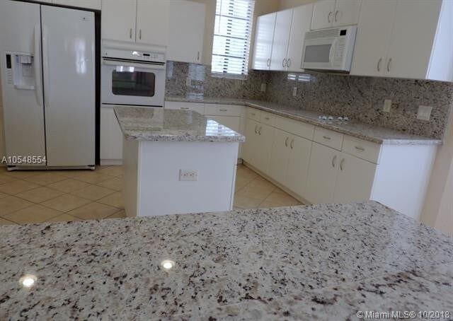 Building Photo - 1618 Passion Vine Cir