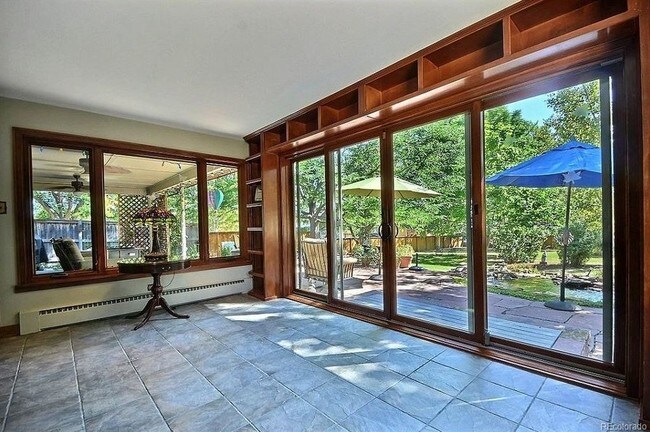 Foto del edificio - 7470 Pike View Ct
