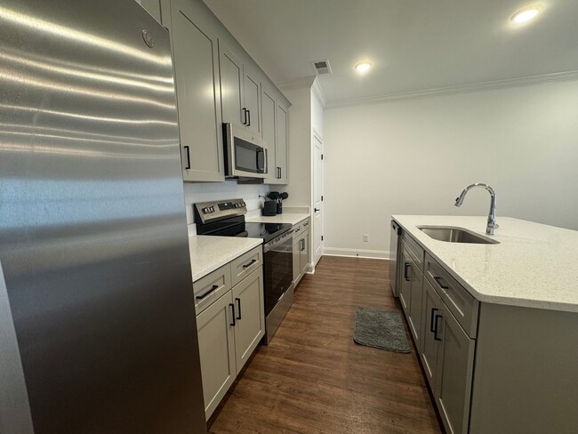 Building Photo - 3 bed 3.5 bath house in South Grove!