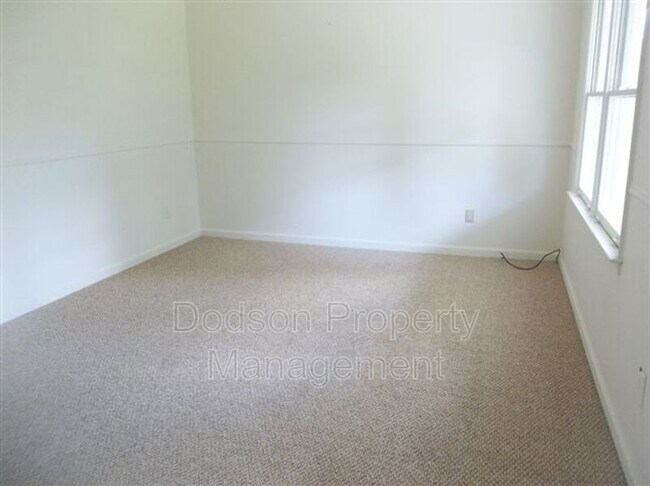 Building Photo - 202 Belmont Dr