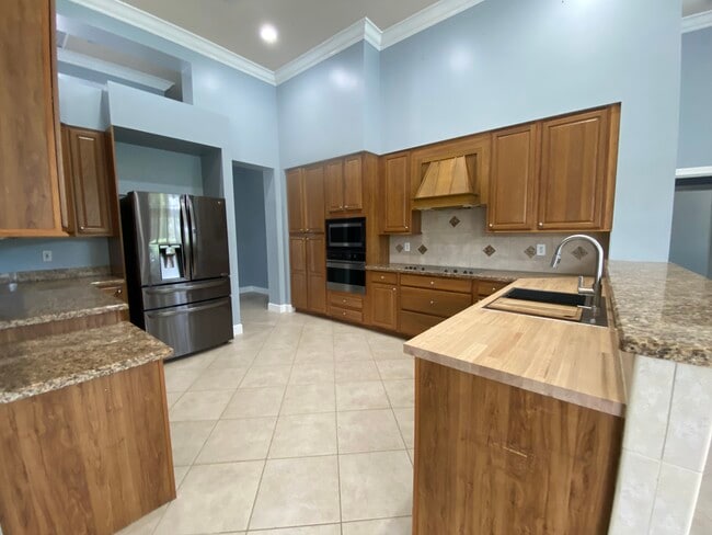 Building Photo - 8104 Kiawah Trce