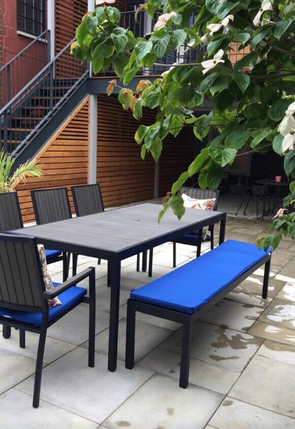 Patio Commonplace - 2538 N Marshfield Ave