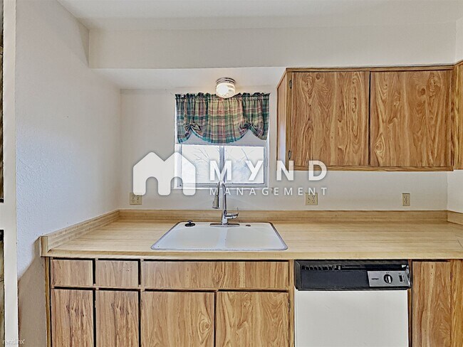 Building Photo - 2 br, 1 bath House - 3700 Odin Way