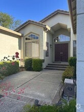 Building Photo - 101 Fox Hollow Cir