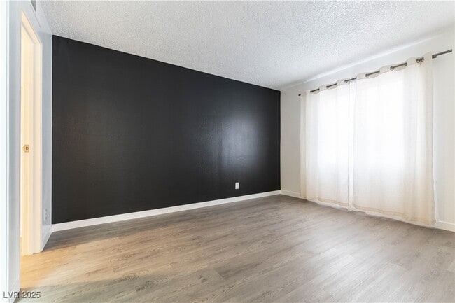 Foto del edificio - 601 Cabrillo Cir