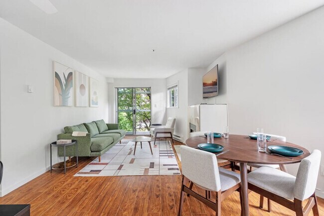 Photo du bâtiment - 1126 W 11th Ave