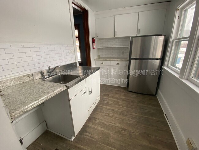 Foto del edificio - 515 Village St