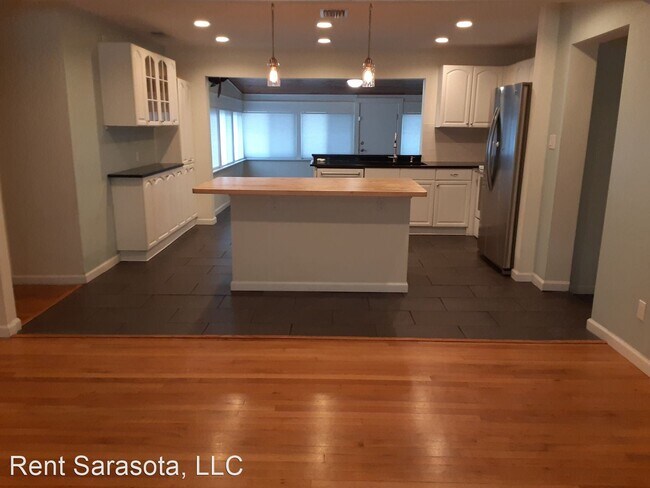 Foto del edificio - 3 br, 2 bath House - 2171 Wisteria St.
