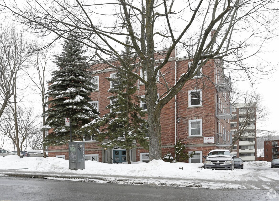 Photo du bâtiment - 3365 Av Ridgewood