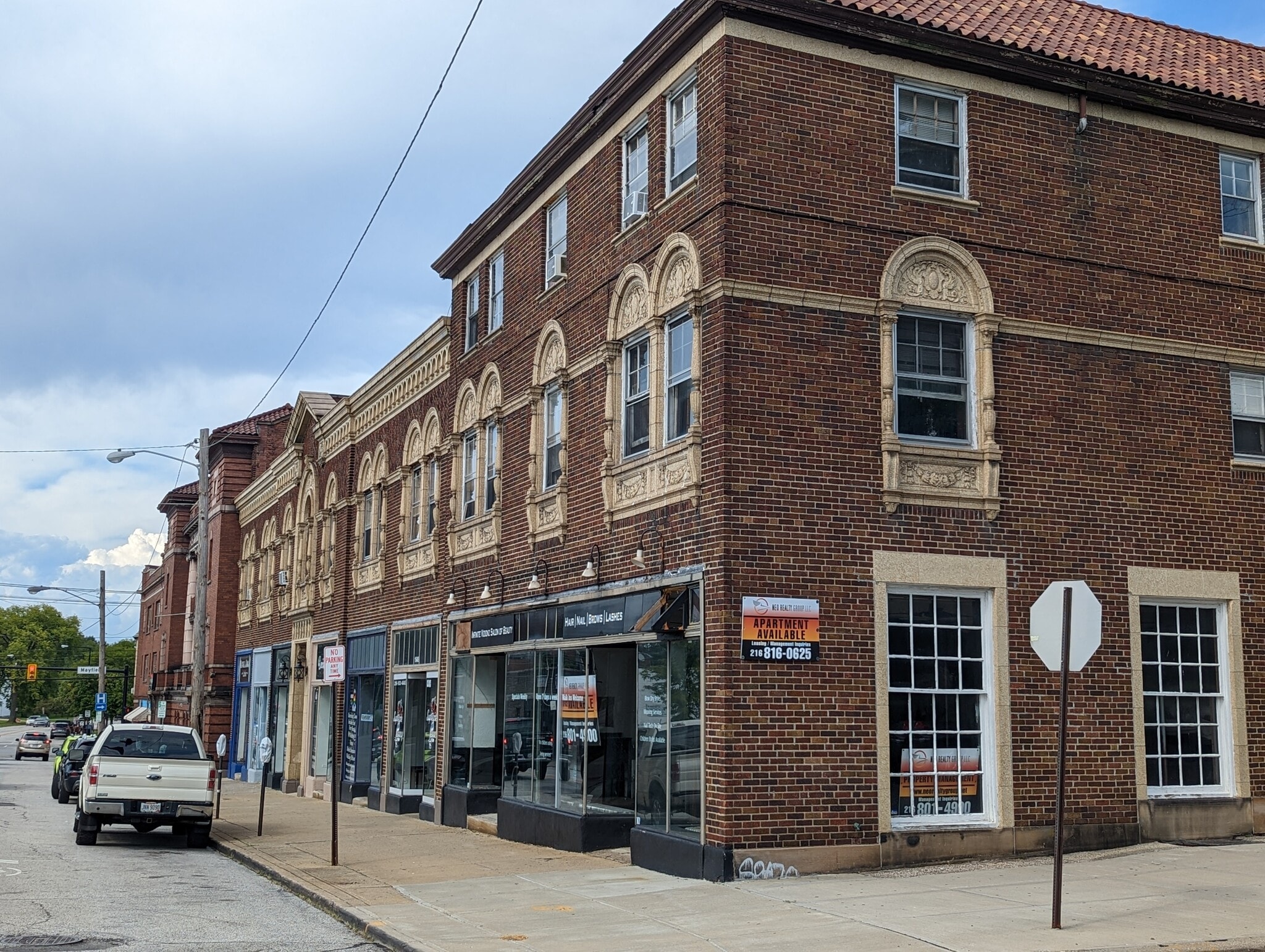 Masonic Towers Apartments – photo 1