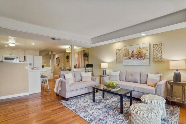 Building Photo - 4569 Coronado Ave