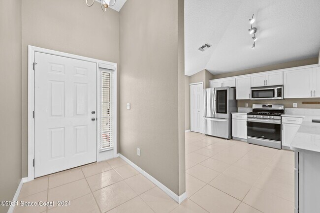 Building Photo - 1229 Creek Side Cir