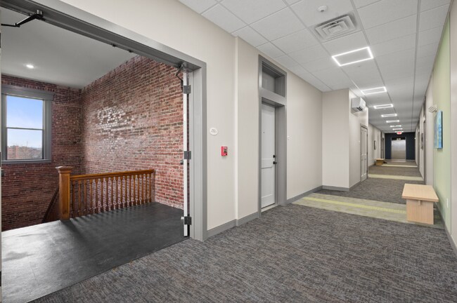 Foto del edificio - 56 Oak Terrace