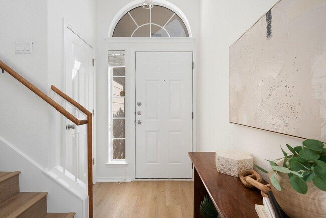 Building Photo - 11416 Dog Leg Dr