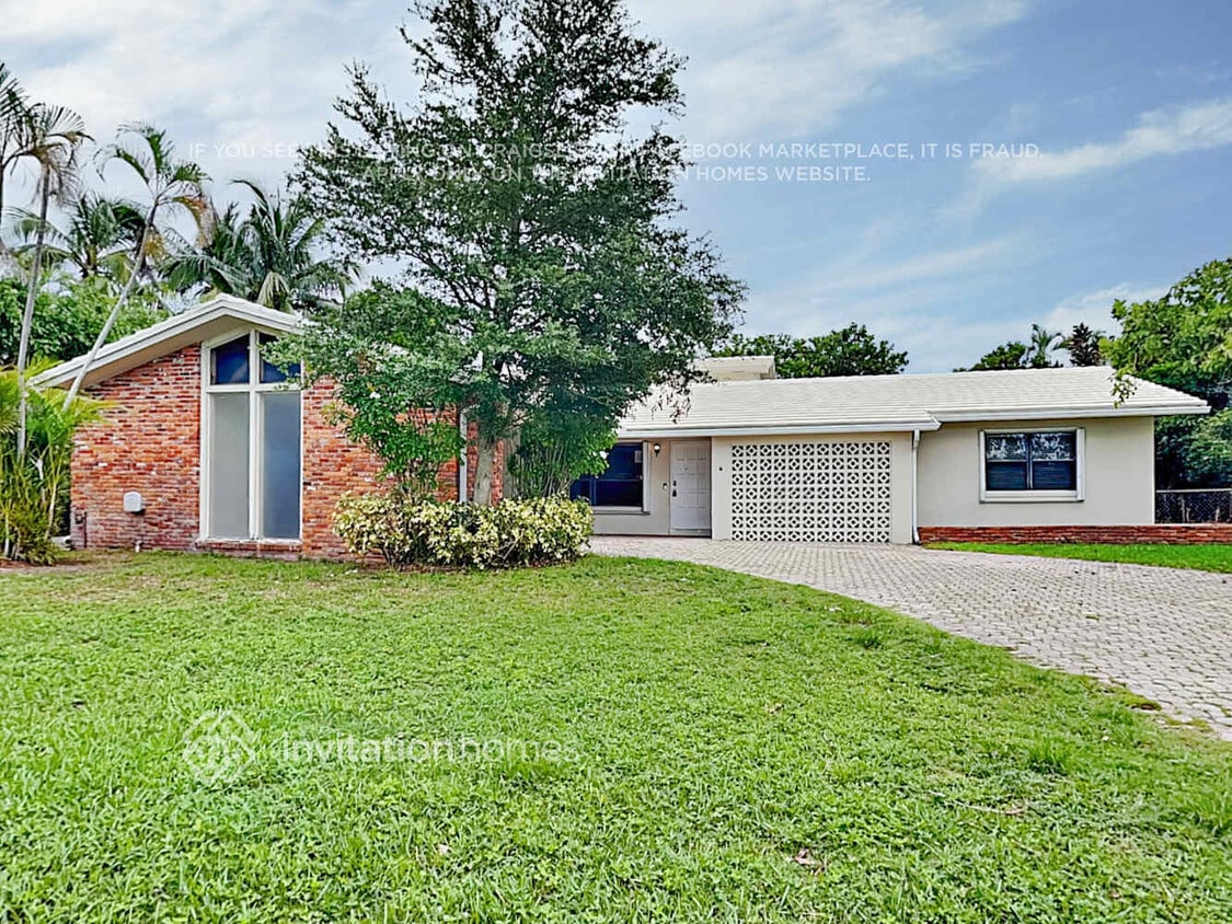 Primary Photo - 7700 W Lake Dr