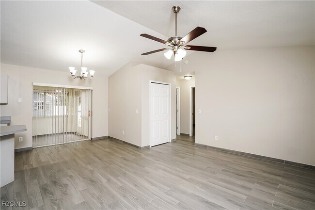 Foto del edificio - 126 SE 7th St