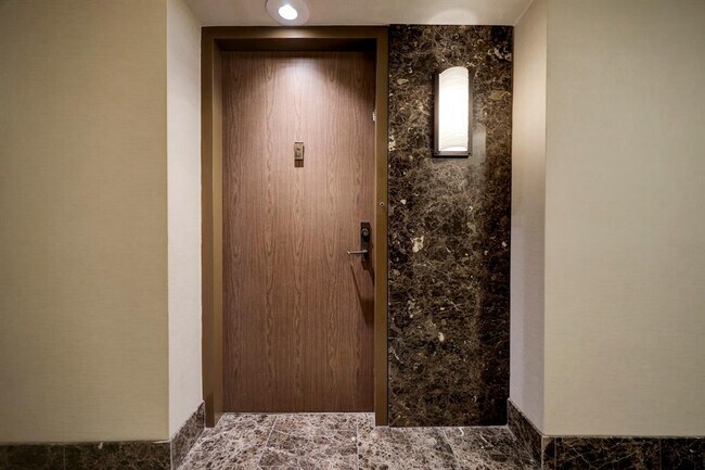 Building Photo - 49 Briar Hollow Ln