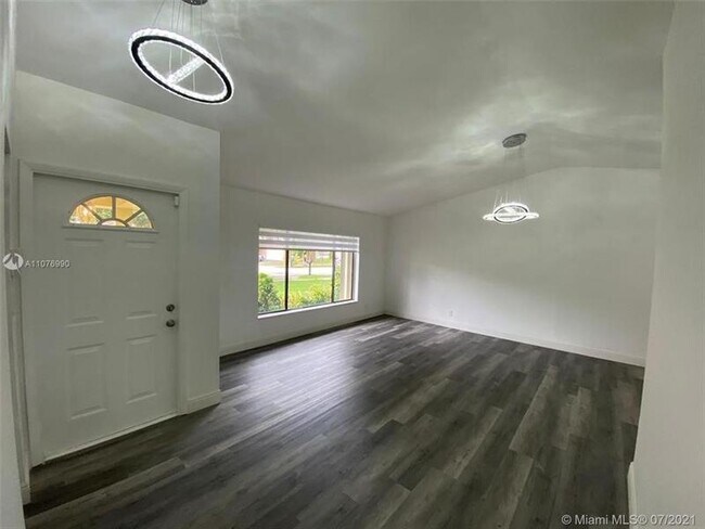 Foto del edificio - 9658 NW 28th Ct