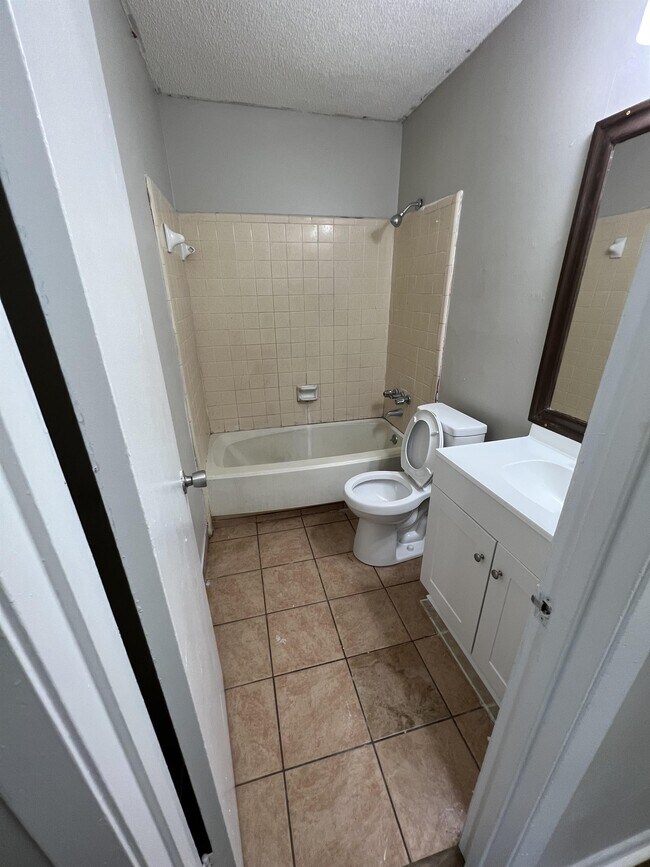 Foto del edificio - 905 Greenbriar Rd